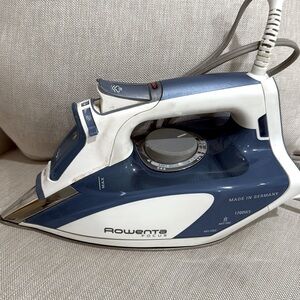 ROWENTA STEAM IRON FOCUS MADE IN GERMANY BLUE WHITE DW 5081